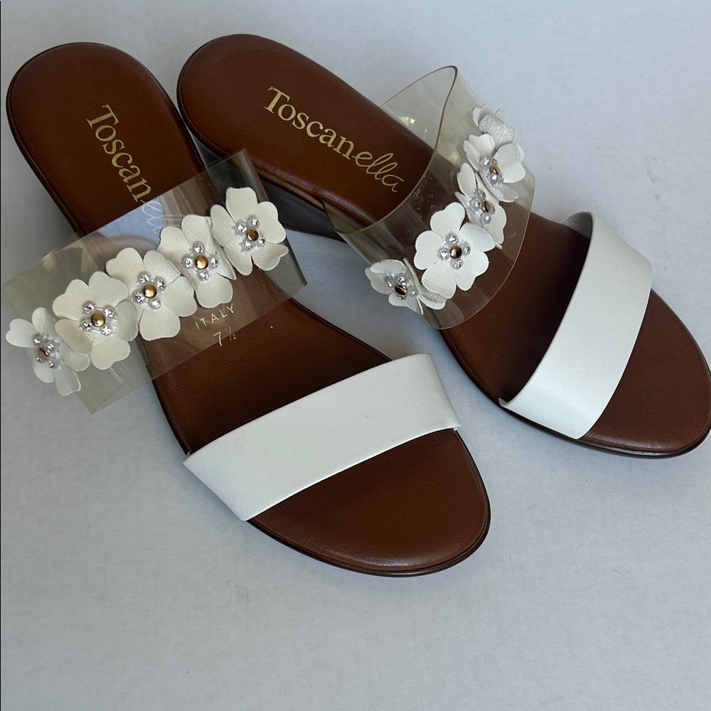 TOSCANelle White Floral Women's Sandals size 7 1/2.